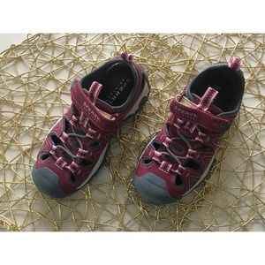 SPERRY sandals / water shoes
